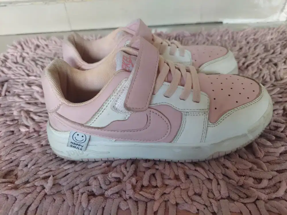 Sepatu anak umur 9tahun