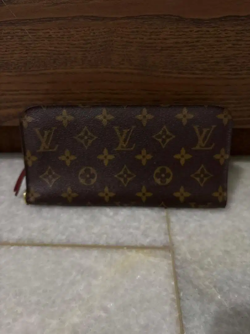 dompet LV Insolite