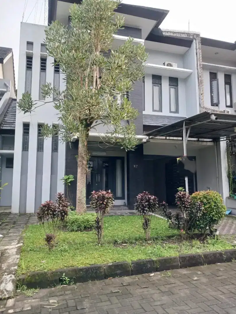 Disewakan Dikontrakan Rumah Semi Furnish Di Perum The Paradise Monjali