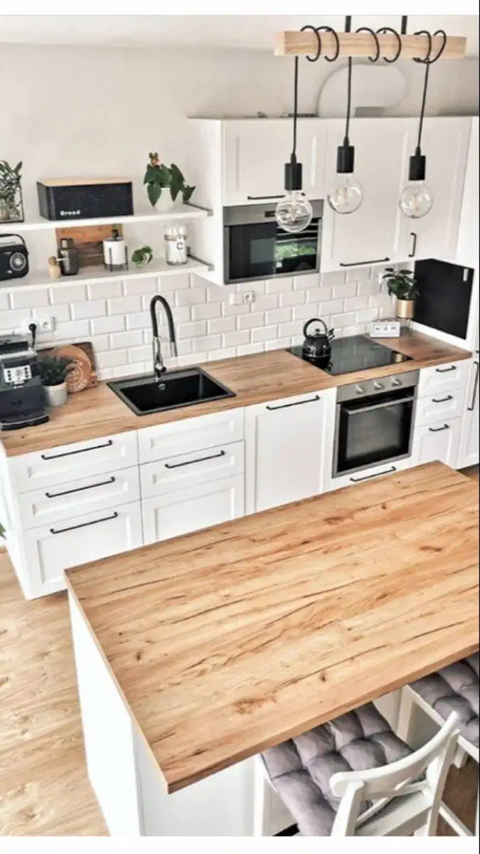 Meja makan plus rak lemari dapur