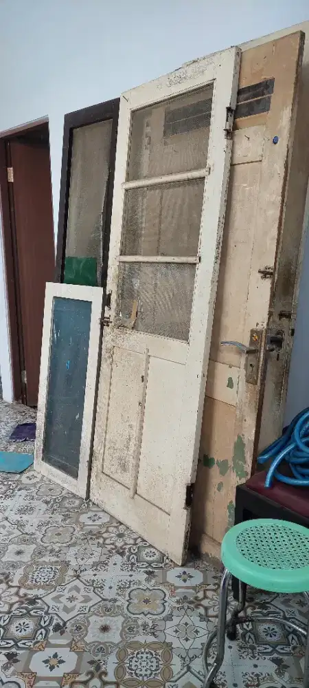 jendela dan pintu jati kuno