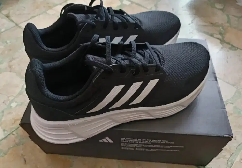 Sepatu Adidas Galaxy 6 M