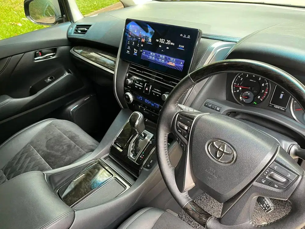 Sewa harian rental mobil murah