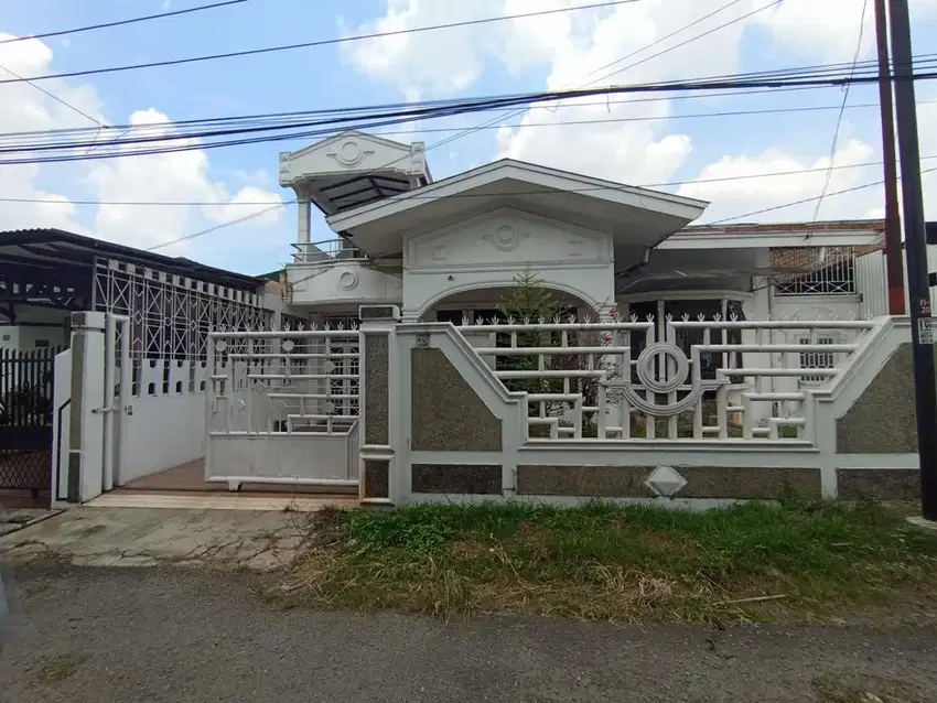 Jual cepat rumah cantik di medan sunggal , boleh nego, siap huni