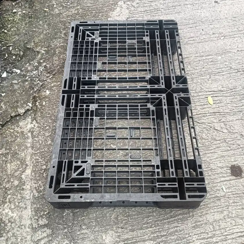 Palet plastik 105x64x12cm // minnie pallet