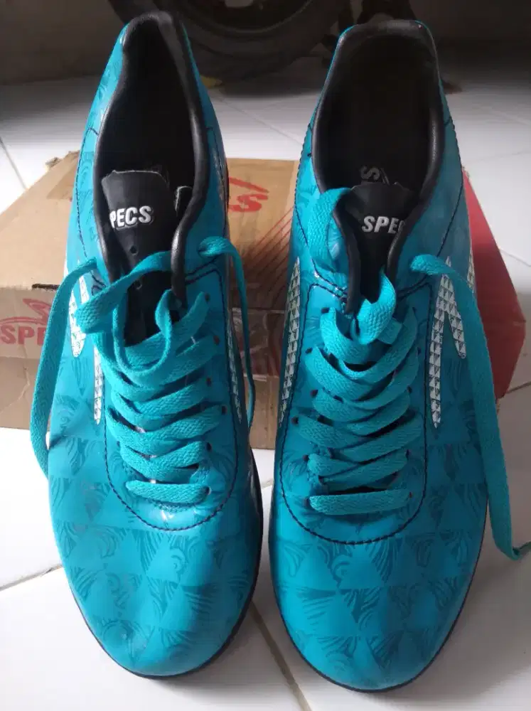 Sepatu futsal specs