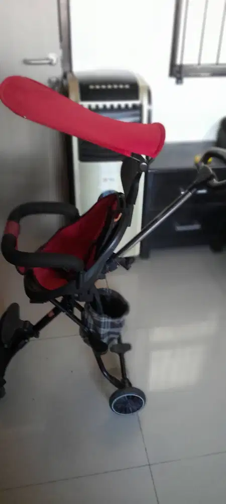 Stroler buat anak usia 1 tahun keatas merk exotic warna merah hitam