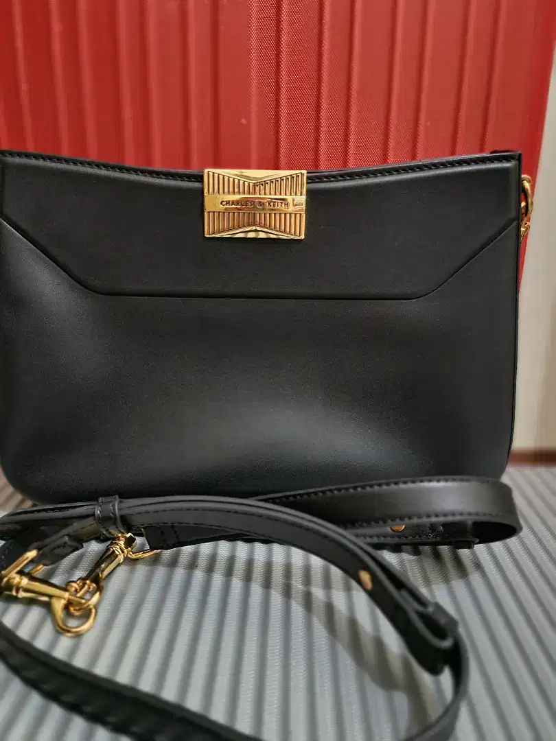 TAS CHARLES & KEITH BLACK