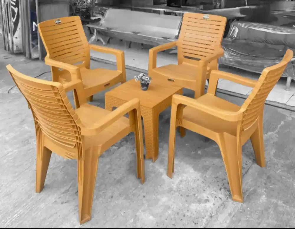 4 Kursi 1 Meja Napolly