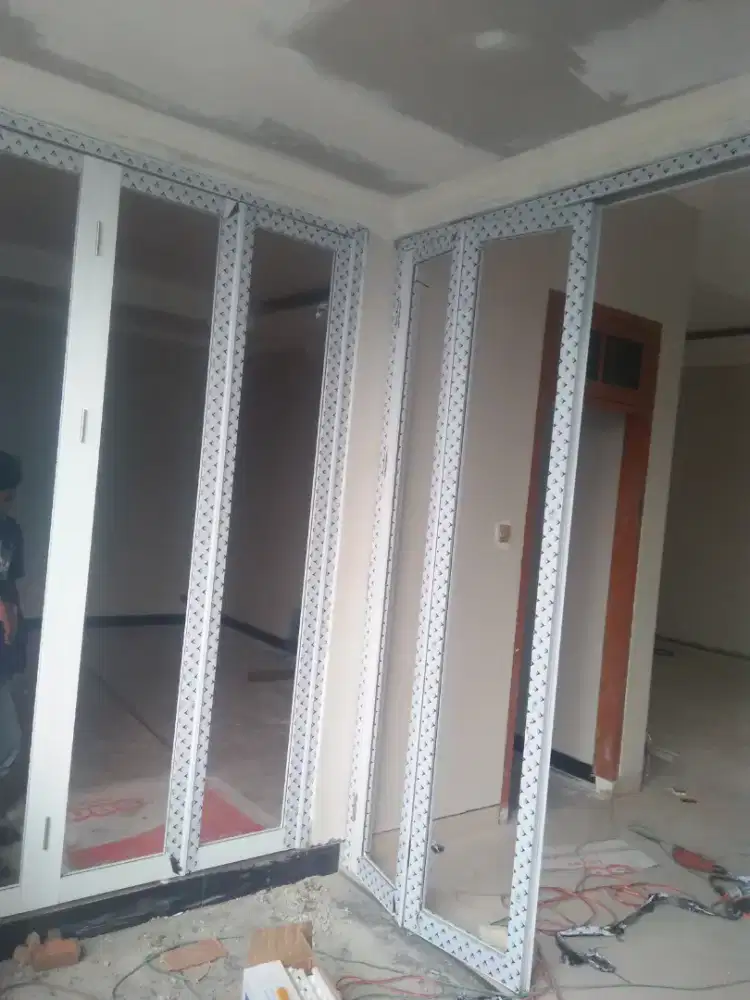 Pintu lipat aluminium