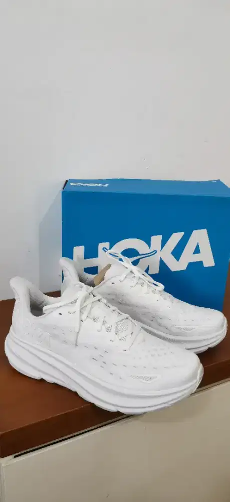 Hoka Clifton 9 Full White