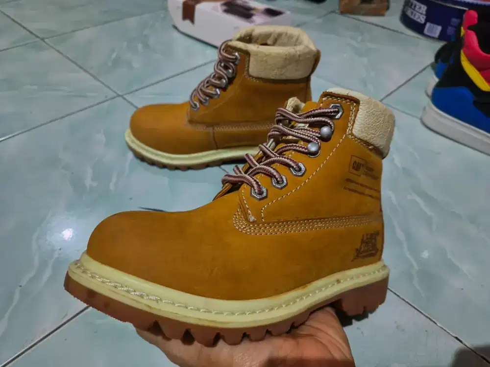 CAT Caterpillar Boot size 35 setara 36 Hrg 250rb Nett