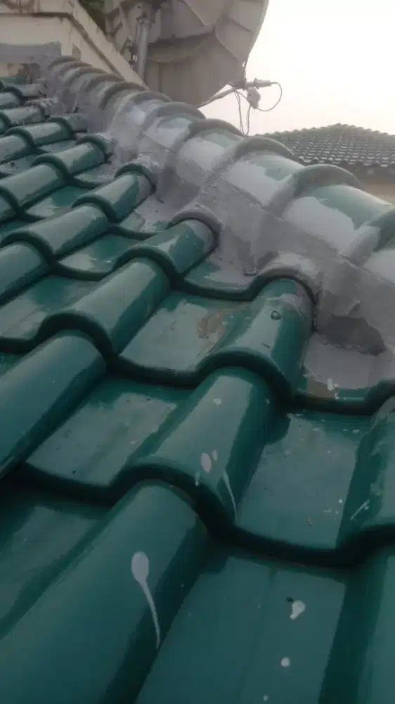 Tukang bangunan dan perbaikan atap bocor