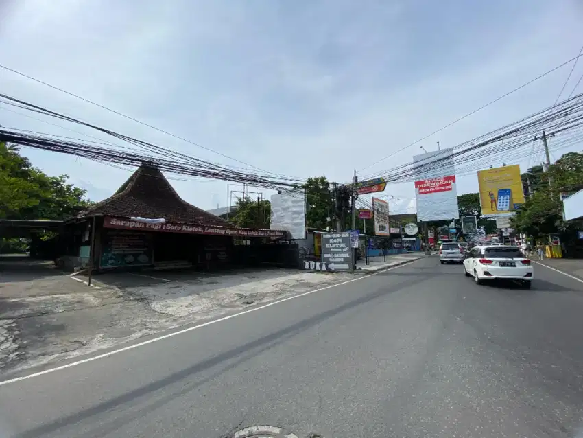 Tanah Strategis Jalan Raya Seturan Cocok Untuk Hotel / Supermarket