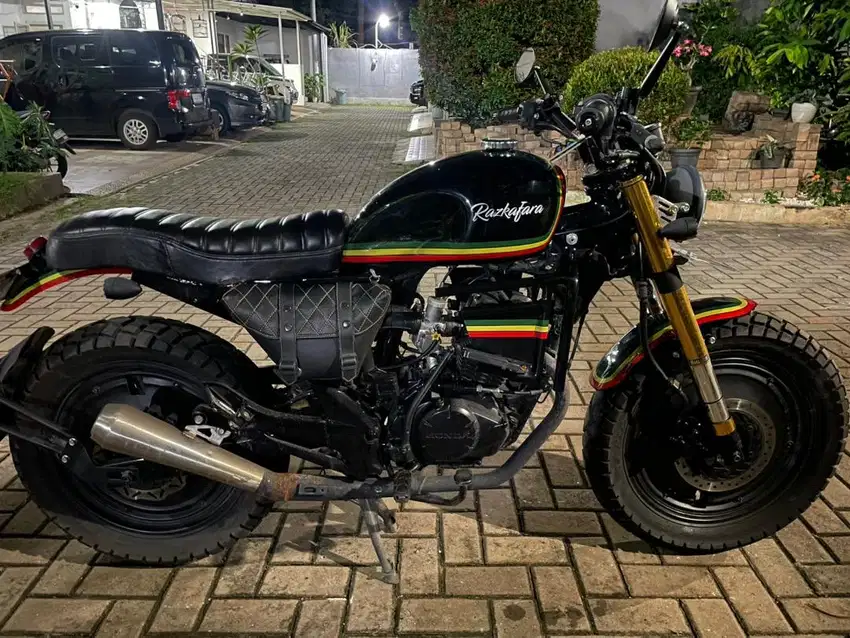 Jual Cepat Megapro Custom Scramble 2012