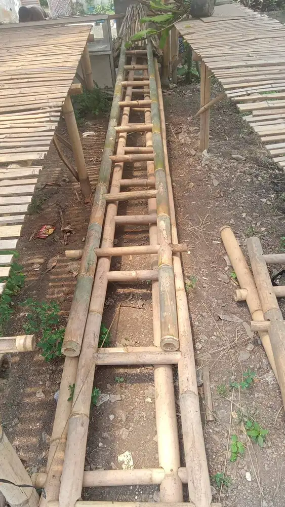 SEDIA TANGGA BAMBU ATAU TERAZE