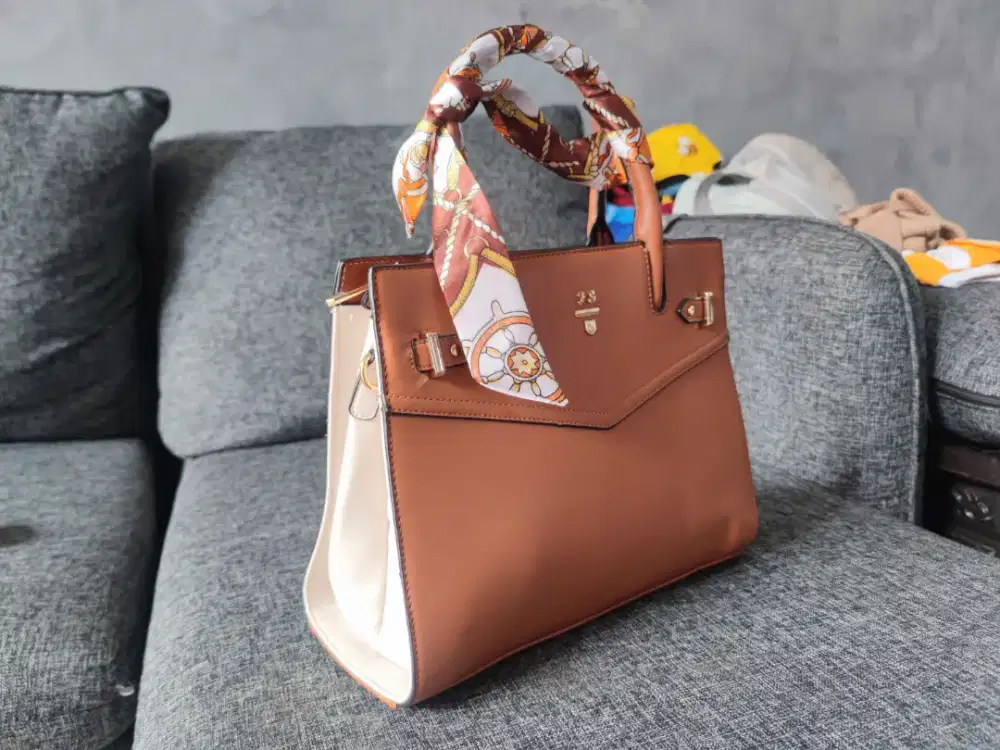 Tas jessy coklat putih