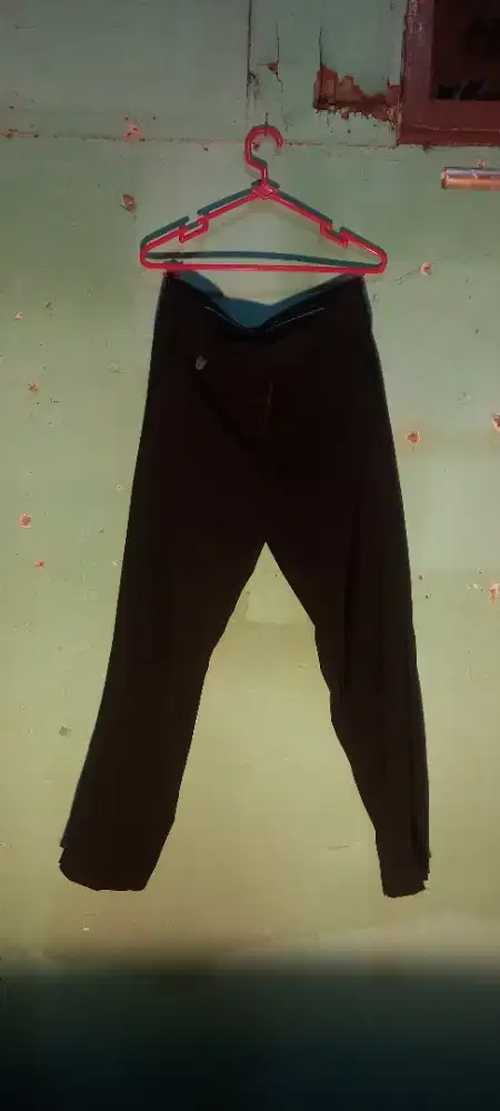 Dijual sepan dasar hitam ori calbin size 29