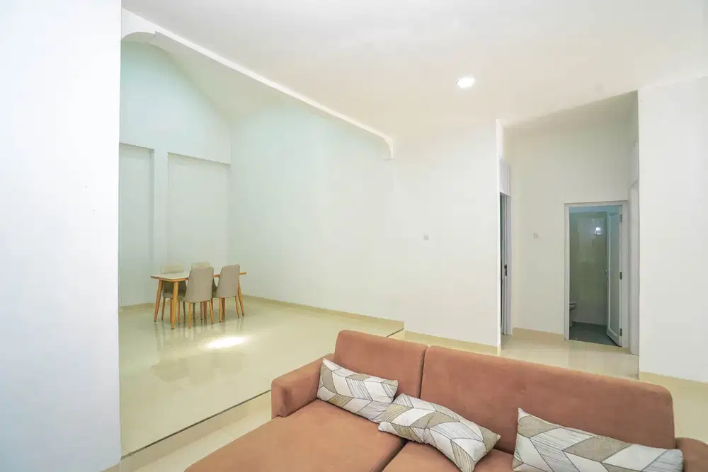 Rumah Seken 10 Menit ke Mall Paradise Walk Serpong Baru Renov J-17012