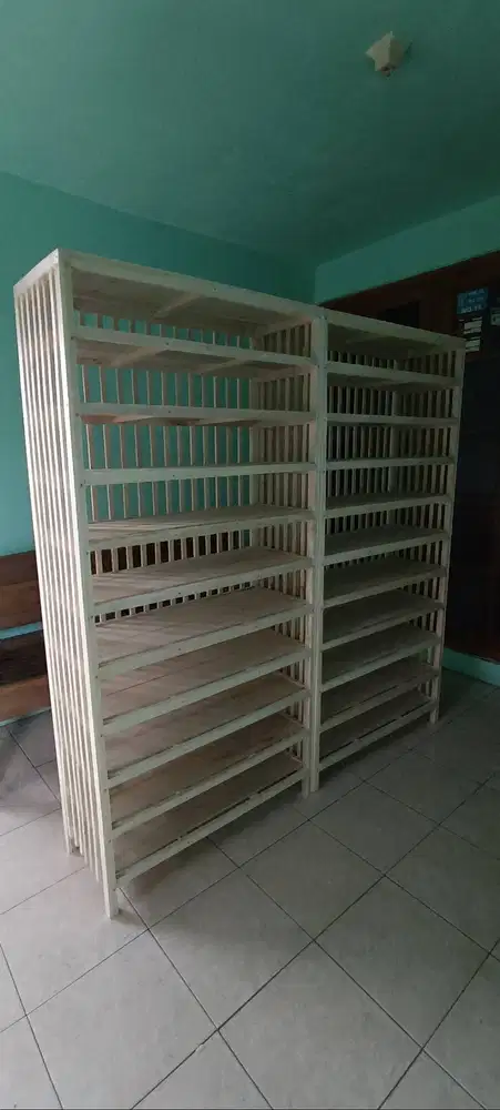 rak sepatu bahan kayu muat 40 pasang