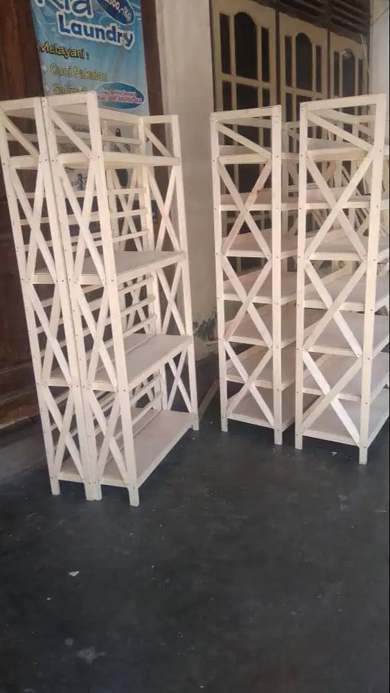 rak bahan kayu untuk rak sepatu atau rak buku