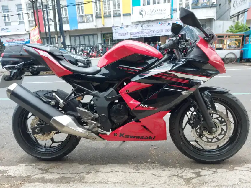 Kawasaki ninja 250cc fi 2016 istimewa 7000km deperti baru