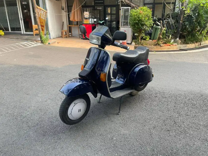 di Jual Vespa Excel 150,thn.1991,warna biru original,di Jl.Bangka VIII