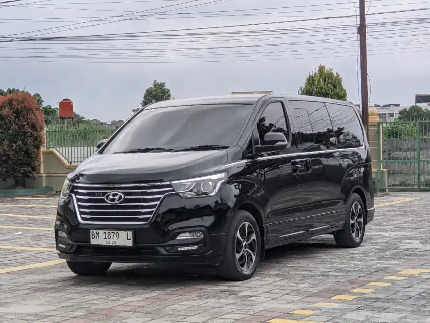 Hyundai H-1 XG AT diesel 9 seat 2021