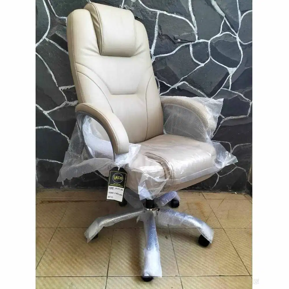 KD 9979 PPS / Kursi Direktur / Kursi Kantor / Hidrolis / Putar / EXCO