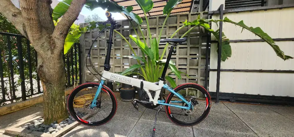 Sepeda lipat ProAction putih 22in