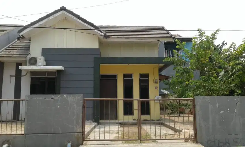 Rumah DI SEWAKAN PER BLN, BEBAS BANJIR..COCOK UNTUK RUANG USAHA ..