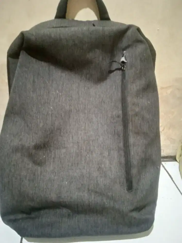 Tas branded itu liat di foto merk nya