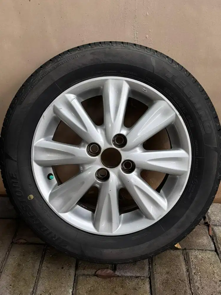 Dijual serep velg original yaris beserta ban