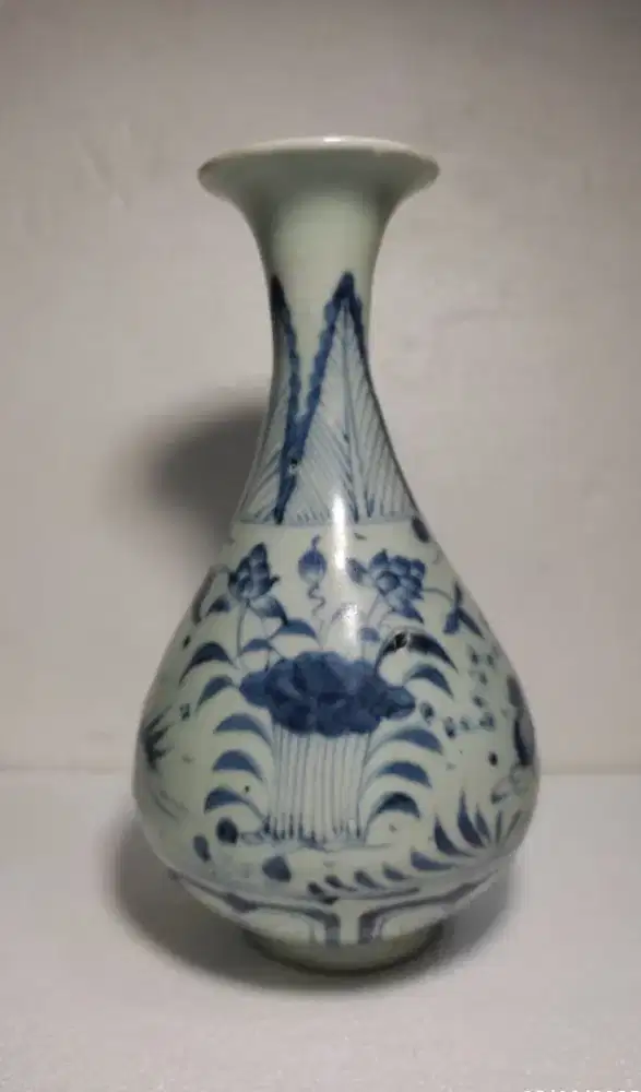 Vas biru putih antik