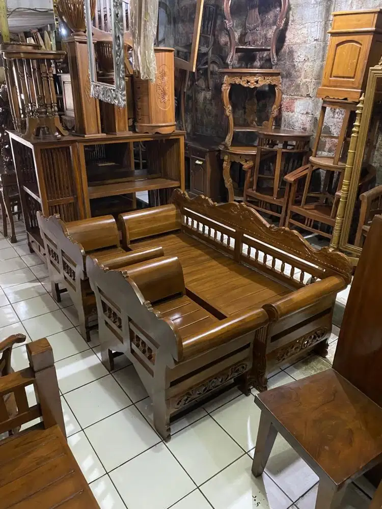 Kursi tamu besar jati