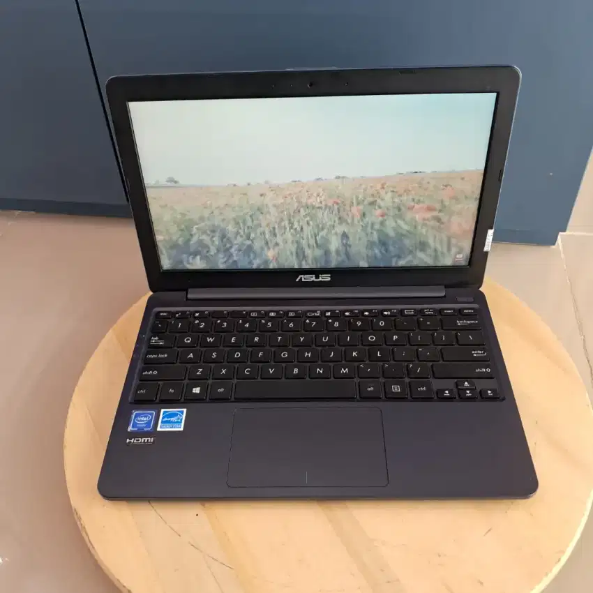 Laptop 1jtan Berkualitas! Windows 10, Body Mulus&Ringan Bukan Servisan