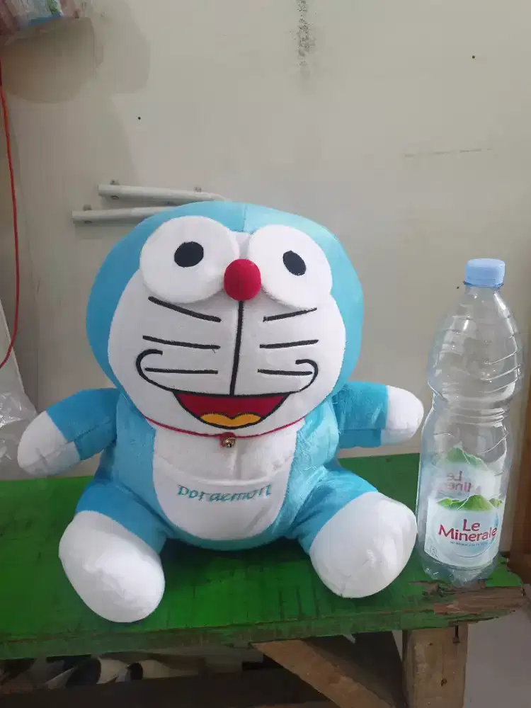 Boneka Doraemon