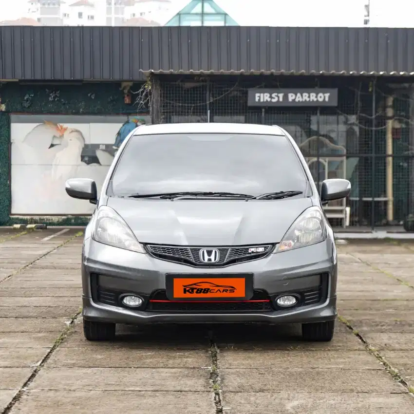 HONDA JAZZ RS 1.5 A/T 2013