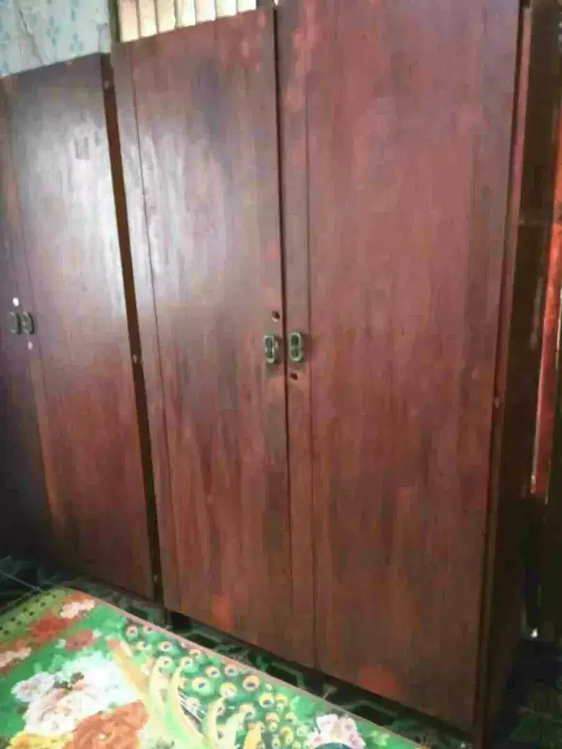 LEMARI BAJU MURAH 'LIGNA' (2 PINTU, 2 LACI 2 GANTUNGAN BAJU) BEKAS