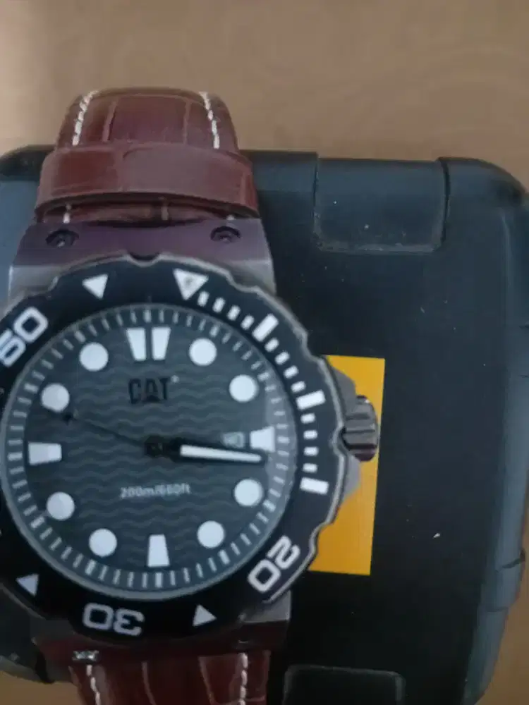 Jam caterpillar (barang langka)