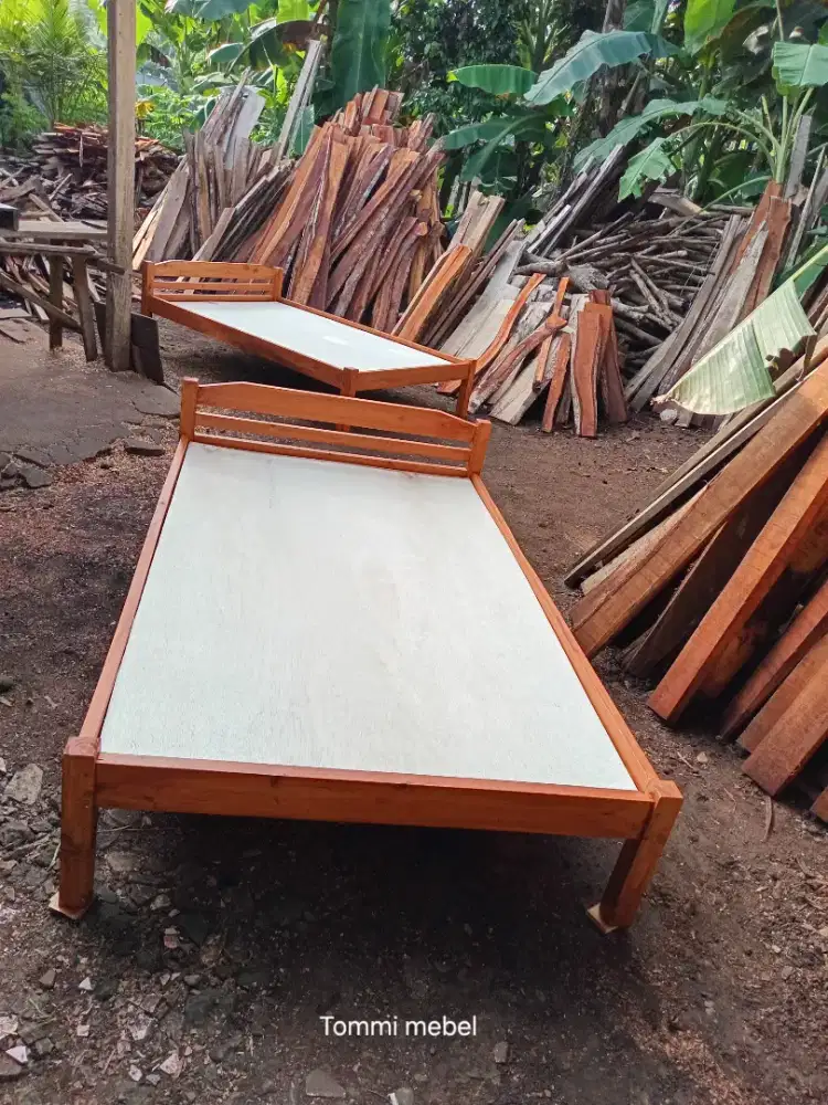 Tempat tidur uk 120x200