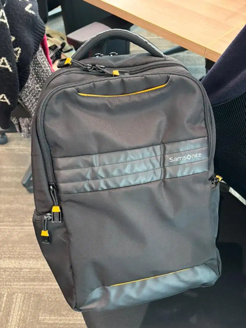 Tas Samsonite Mulus Nego