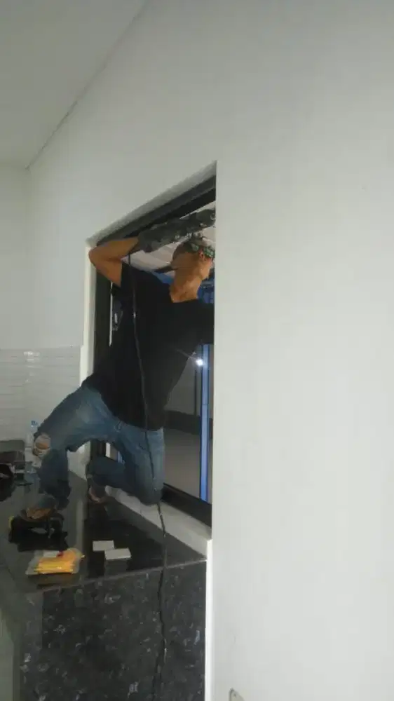Kusen kayu aluminium besi