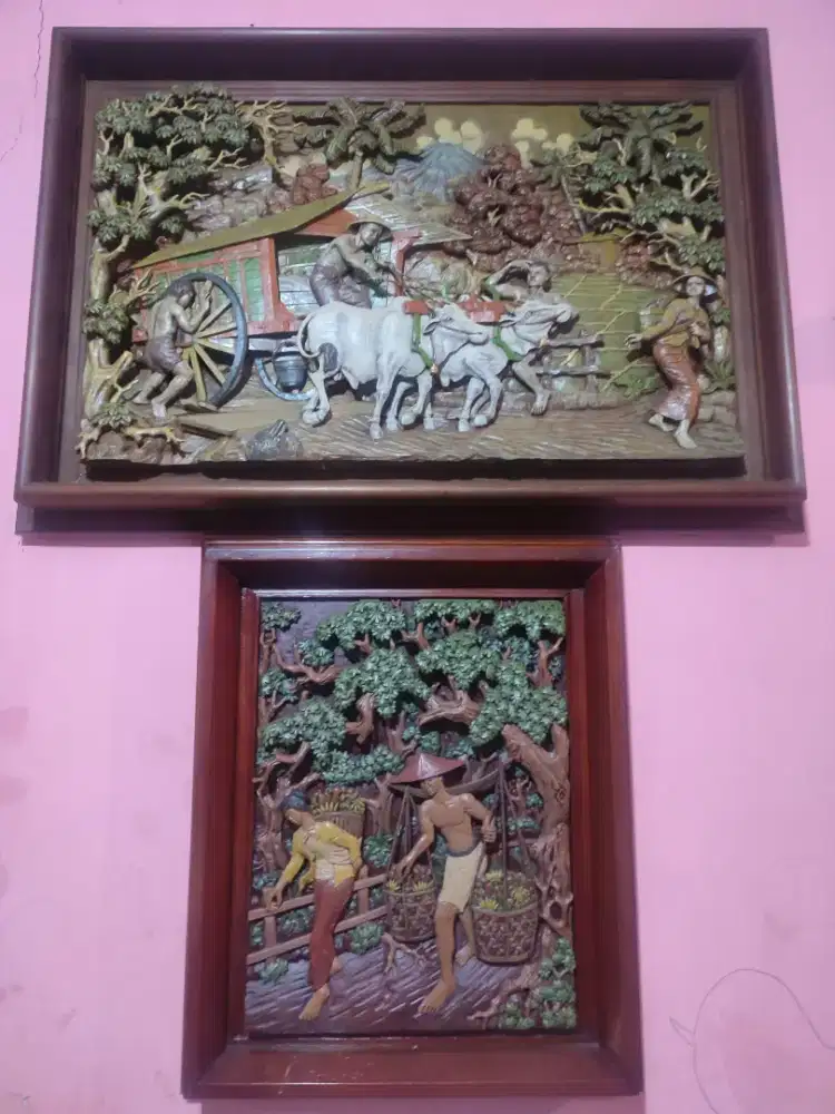 Lukisan relief kayu jati ukir