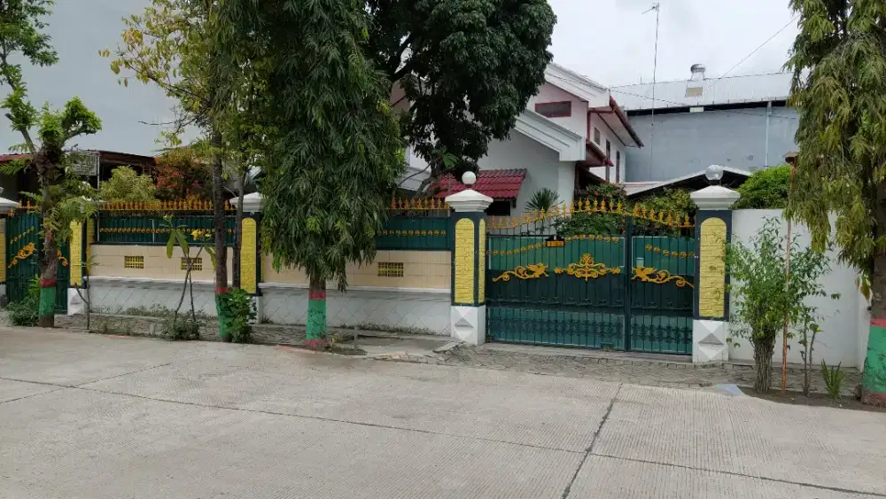 Rumah 2 lantai [LA 48M2 LB 272M2], letak strategis.