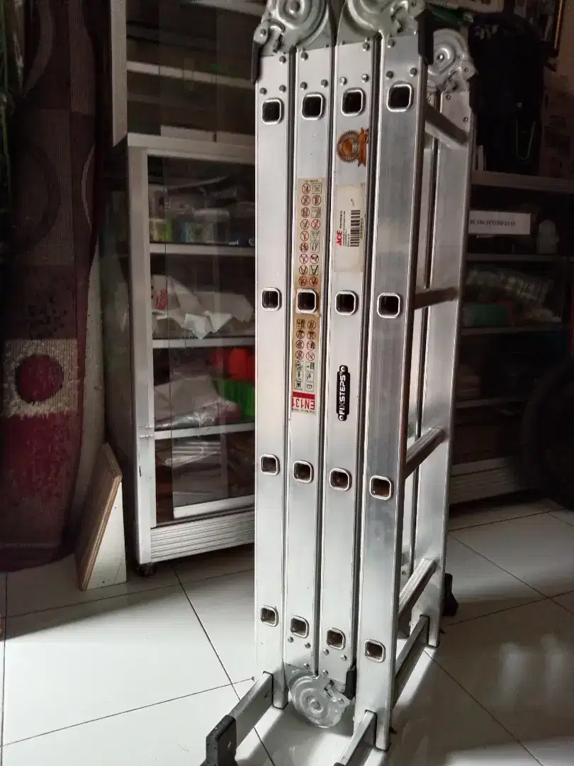 Dijual Cepat Tangga Lipat