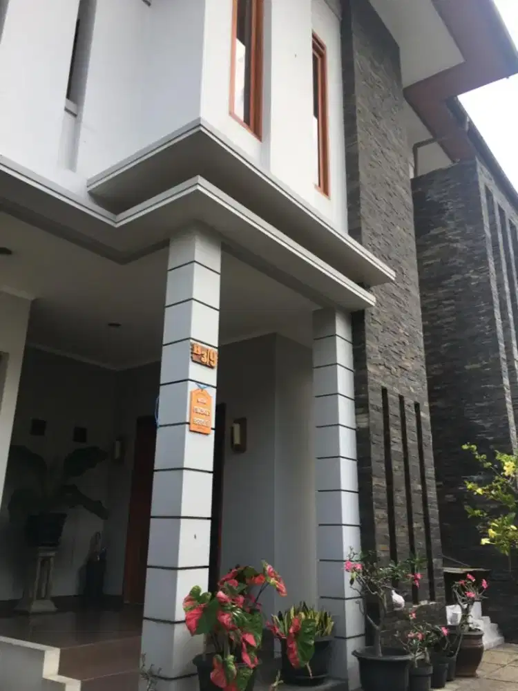 Rumah Mewah 2 Lantai Sentra Duta Bandung
