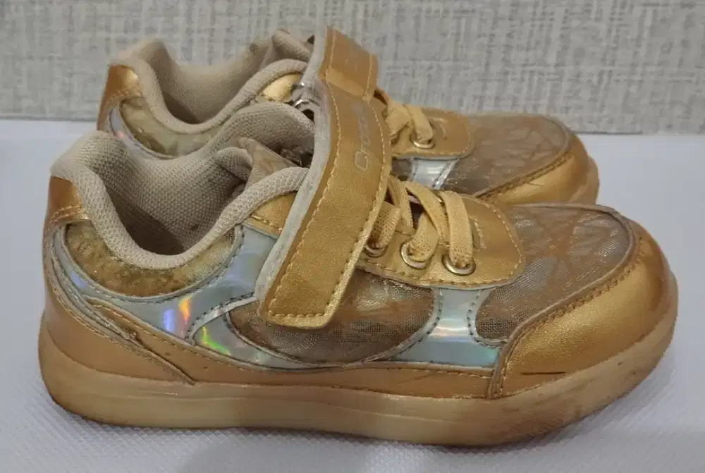 SEPATU ANAK MERK CROCODILE  ASLI 100% SECOND BERKUALITAS