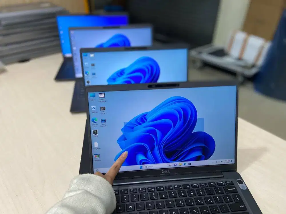 Murah Dell Latitude 7400 Core i7 Gen8 Touchscreen Ram 16/256Gb W-EC