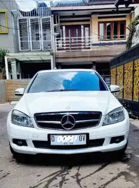 Mercedes-Benz C200 2011 Bensin